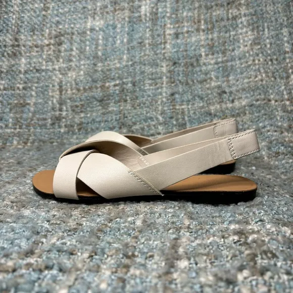 Vagabond Shoemakers Tia Leather Twist Slingback Sandals in Off-White