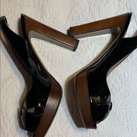 Valentino Garavani Patent sling back bow heels. 38