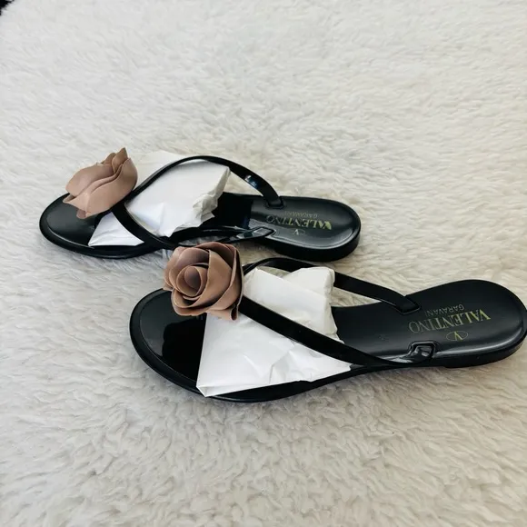 Valentino Garavani Rose Black and Brown Thong Flip Flops Sandals size EU 38
