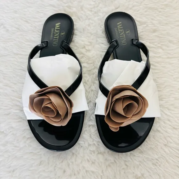 Valentino Garavani Rose Black and Brown Thong Flip Flops Sandals size EU 38