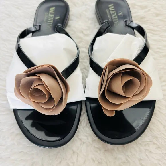 Valentino Garavani Rose Black and Brown Thong Flip Flops Sandals size EU 38