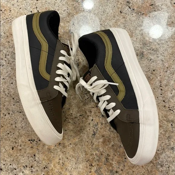 Vans off the Wall Thalia Surf X Men's 9 Sneakers Ultracush Insole Rare lace up