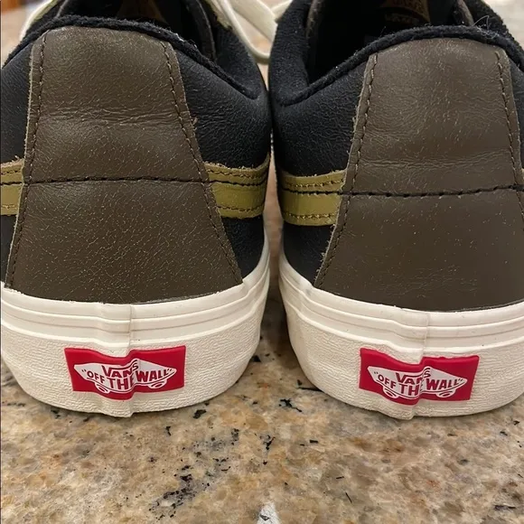 Vans off the Wall Thalia Surf X Men's 9 Sneakers Ultracush Insole Rare lace up