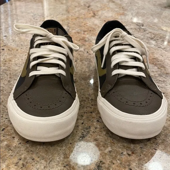 Vans off the Wall Thalia Surf X Men's 9 Sneakers Ultracush Insole Rare lace up
