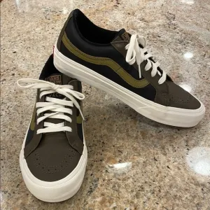 Vans off the Wall Thalia Surf X Men's 9 Sneakers Ultracush Insole Rare lace up