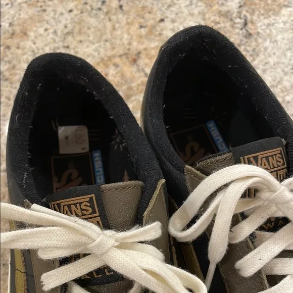 Vans off the Wall Thalia Surf X Men's 9 Sneakers Ultracush Insole Rare lace up