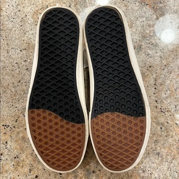 Vans off the Wall Thalia Surf X Men's 9 Sneakers Ultracush Insole Rare lace up