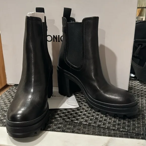 Veronica Beard Ankle Boots-Winnie, Black LE;Size 6