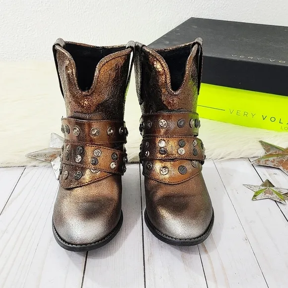 Very Volatile Cowboy Boots Copper strappy studded metallic size 7 NEW