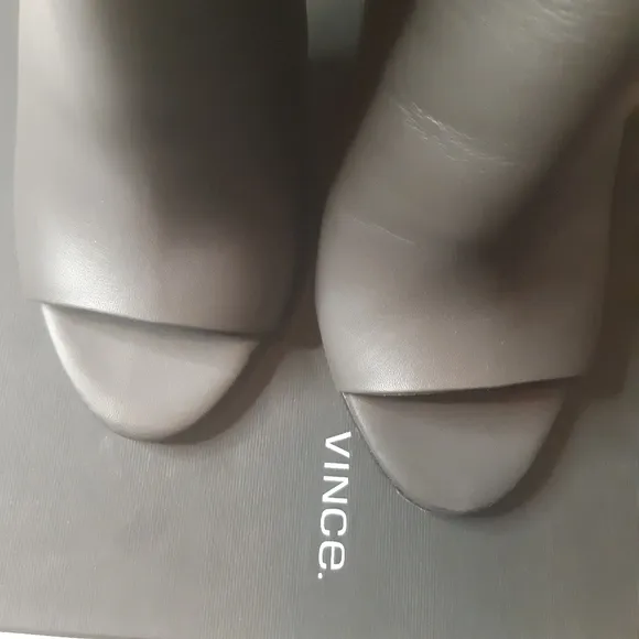 𝅺VINCE ankle boots