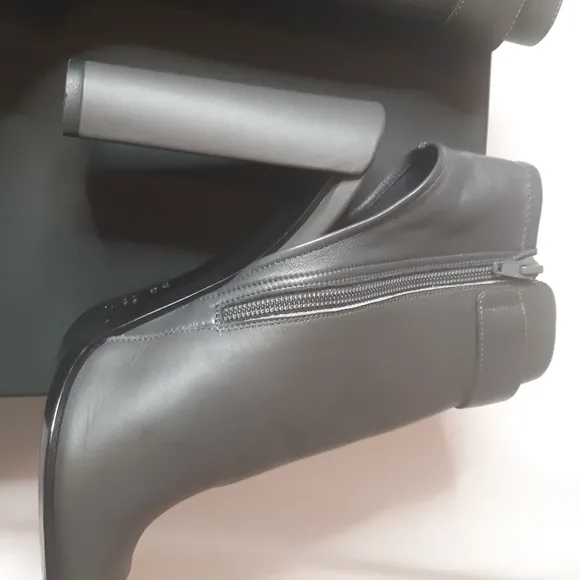 𝅺VINCE ankle boots