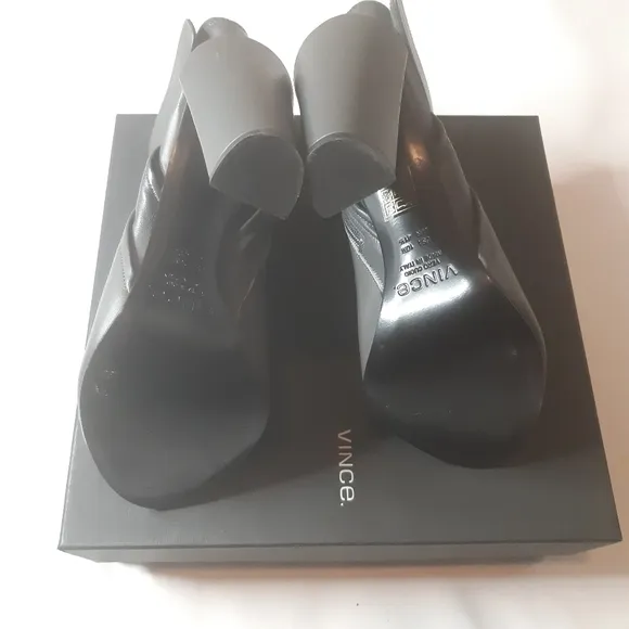 𝅺VINCE ankle boots