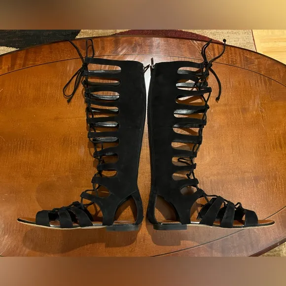 Vince Camuto gladiator knee high sandals. Natural suede leather. Black, size 8.5