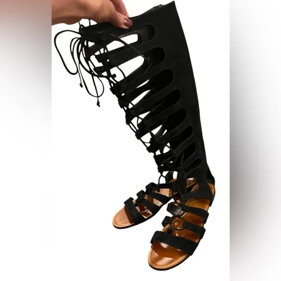 Vince Camuto gladiator knee high sandals. Natural suede leather. Black, size 8.5