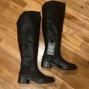 Vince Camuto Jorshie2 Wide Calf Tall Black Leather Boots Size 7M (EU 37.5)