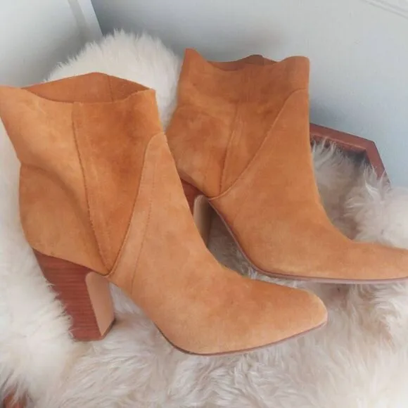 Vince Camuto Creestal Ankle Boots Suede Block Heel Tan Size 10 Booties