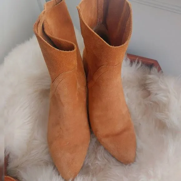 Vince Camuto Creestal Ankle Boots Suede Block Heel Tan Size 10 Booties