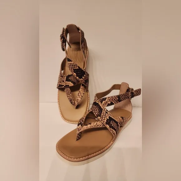 Vince Women's Morris Snakeskin Embossed Leather Thong Sandals Size 6