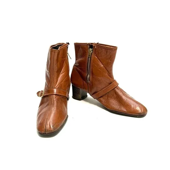 Vintage 1970s brown leather buckle zip up ankle fashion boots