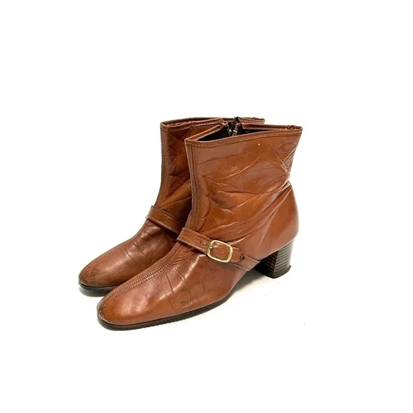 Vintage 1970s brown leather buckle zip up ankle fashion boots
