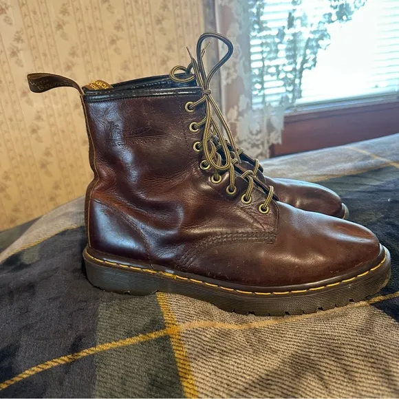 vintage • dr martens doc england MIE rare 90's boots 1460 tan analaline brown