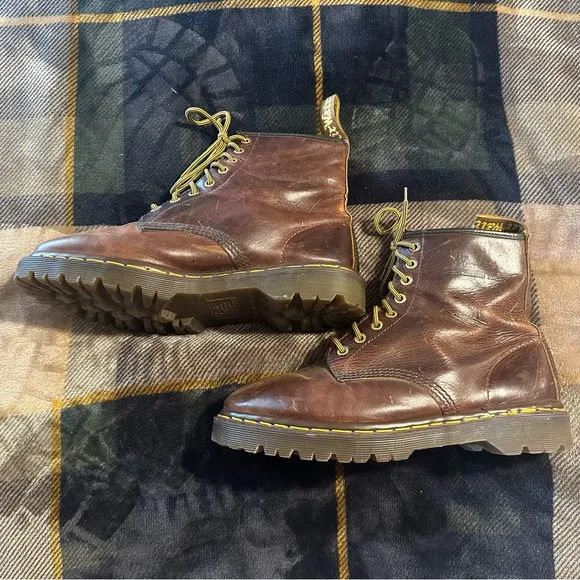 vintage • dr martens doc england MIE rare 90's boots 1460 tan analaline brown