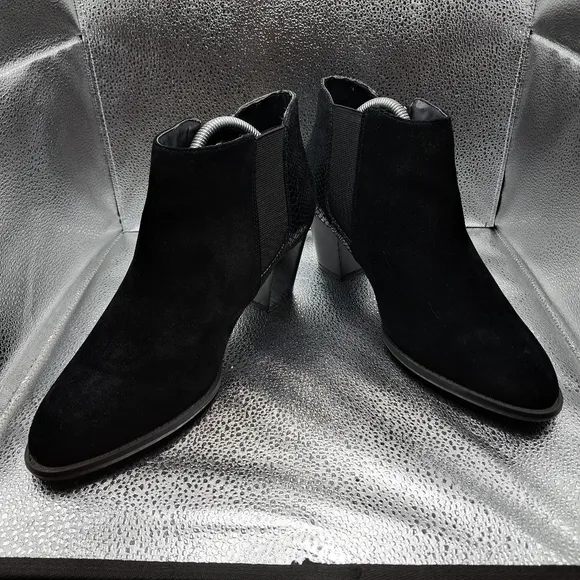 Vionic Black Leather Ankle Boots Woman's Size 9.5