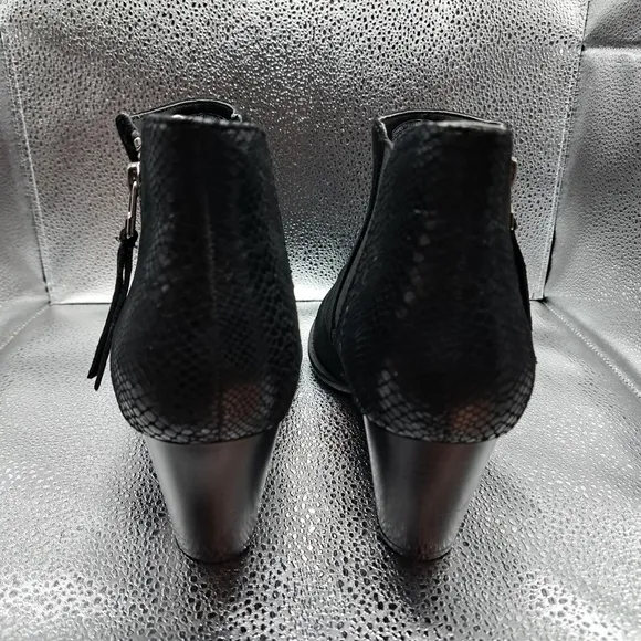 Vionic Black Leather Ankle Boots Woman's Size 9.5