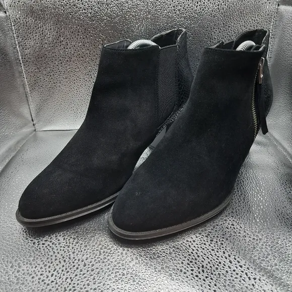 Vionic Black Leather Ankle Boots Woman's Size 9.5