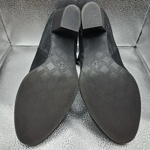 Vionic Black Leather Ankle Boots Woman's Size 9.5