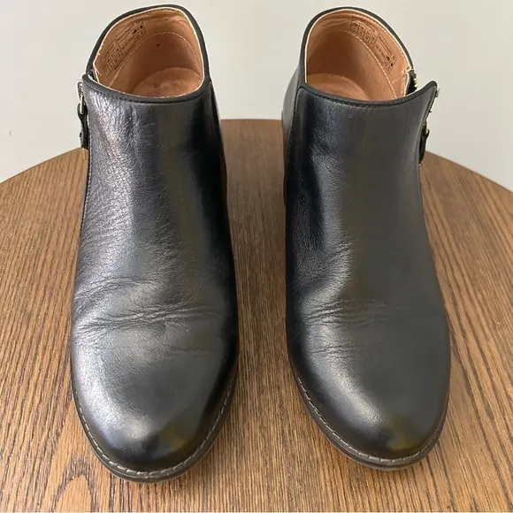 Vionic Jolene Ankle Zip Boot