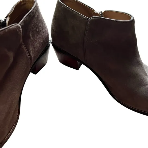 Vionic Serena Women’s Gray Leather Ankle Boots size 9