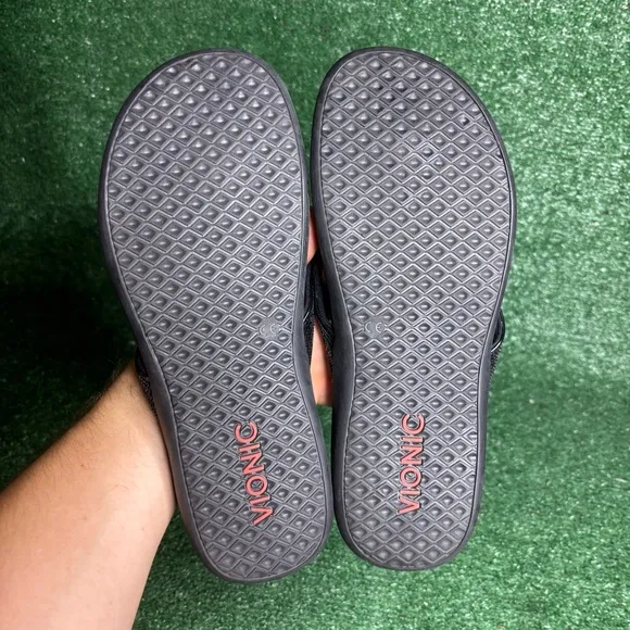 Vionic Tide Sandals Women's Size 11M Black Flip Flops - NEW