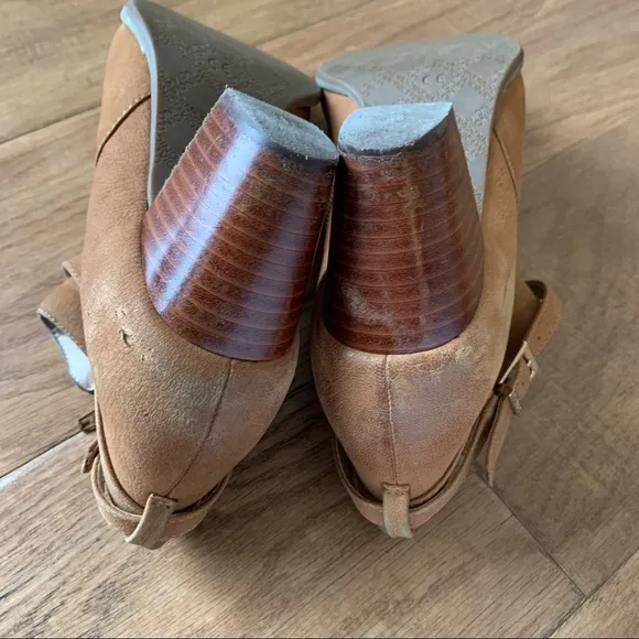 VIONIC uptown tan leather ankle boot size 7.5