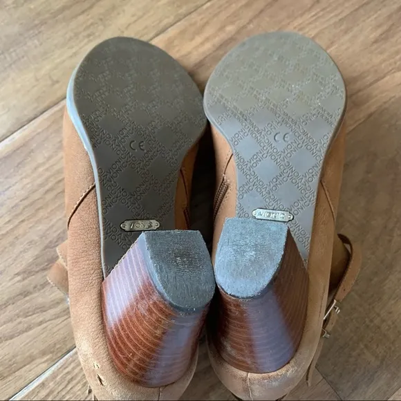 VIONIC uptown tan leather ankle boot size 7.5