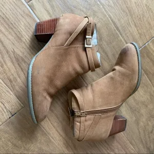 VIONIC uptown tan leather ankle boot size 7.5