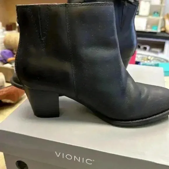Vionic Womens Madeline Leather Dressy Ankle Boots Size 8 In Black