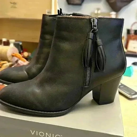 Vionic Womens Madeline Leather Dressy Ankle Boots Size 8 In Black