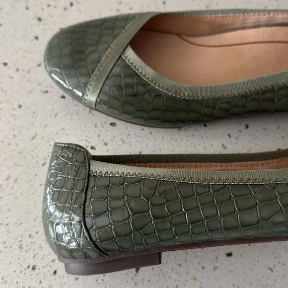 Vionic Caroll Women’s Size 8 Flats Army Green Patent Croc Leather Casual Shoes