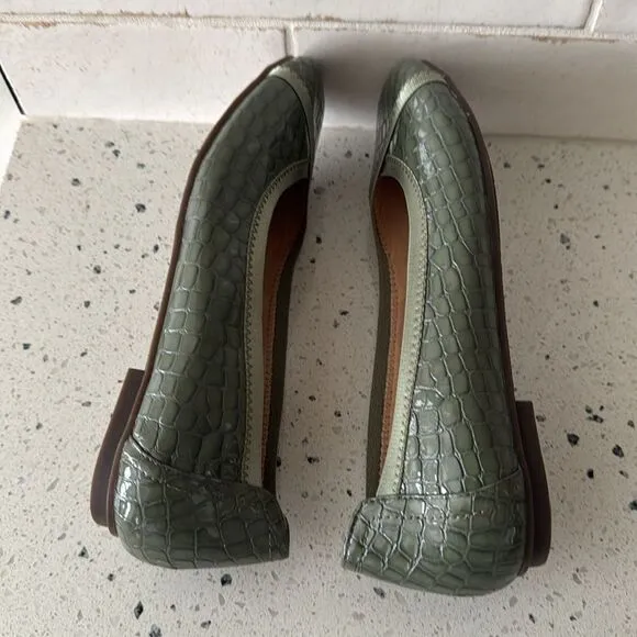 Vionic Caroll Women’s Size 8 Flats Army Green Patent Croc Leather Casual Shoes