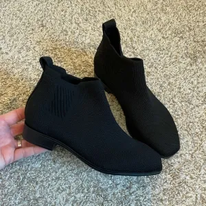 VIVAIA Square-Toe Water-Repellent Ankle Boots (Ryan Pro) new without box size 35