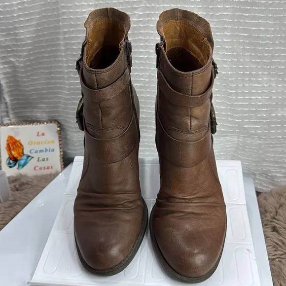 (W2) NAYA Virtue Women's Brown Supple Leather Ankle Buckle Boots Size 8 M