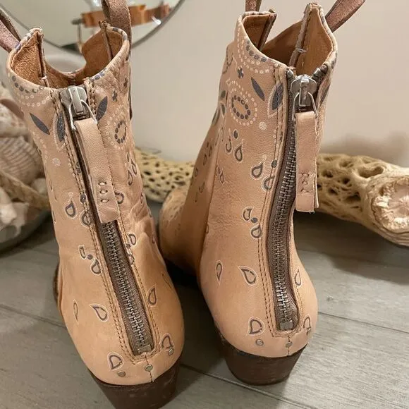 We The Free Wesley Bandana Printed Ankle Boots Size 39.5 New without Box