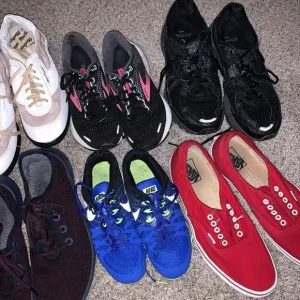 Wholesale Lot 10 Shoes Nike Adidas Vans ASICS Puma Sneakers Cleats Mixed sizes