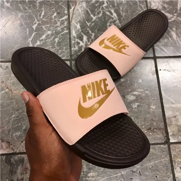 WMNS NIKE BENASSI SLIDE PINK DARK BROWN GOLD FLIP FLOP JUST DO IT JDI