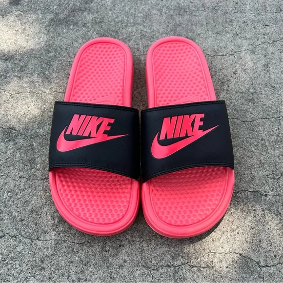 WMNS NIKE BENASSI SLIDES JUSTDO IT BLACK HYPER PUNCH JDI