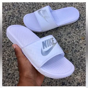 WMNS NIKE BENASSI SLIDES JUSTDO IT WHITES SILVERS