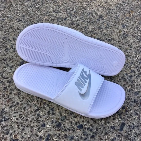 WMNS NIKE BENASSI SLIDES JUSTDO IT WHITES SILVERS