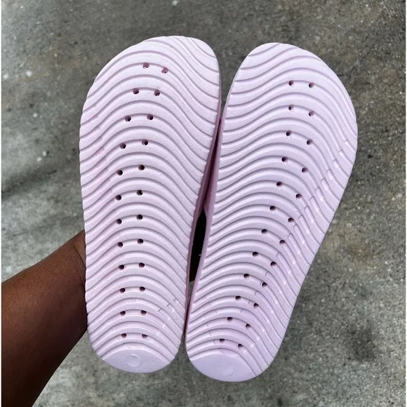 WMNS NIKE KAWA SHOWER SANDALSSWOOSH LIGHT BUBBLE GUM BABY PINKS WATER RUBBERS