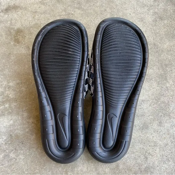 WMNS NIKE VICTORI ONE SLIDES JUSTDO IT WHITES PRINTS